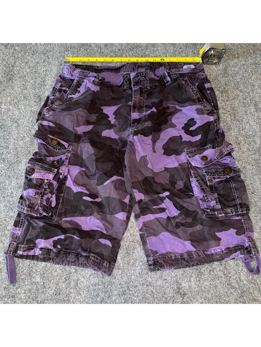 Grail Purple Camo Baggy Cargo Shorts Mens LG 34 Vtg y2k 90s Rare